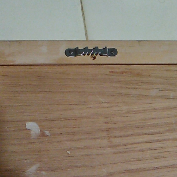 Woman with vase print - Picture 5 of 8